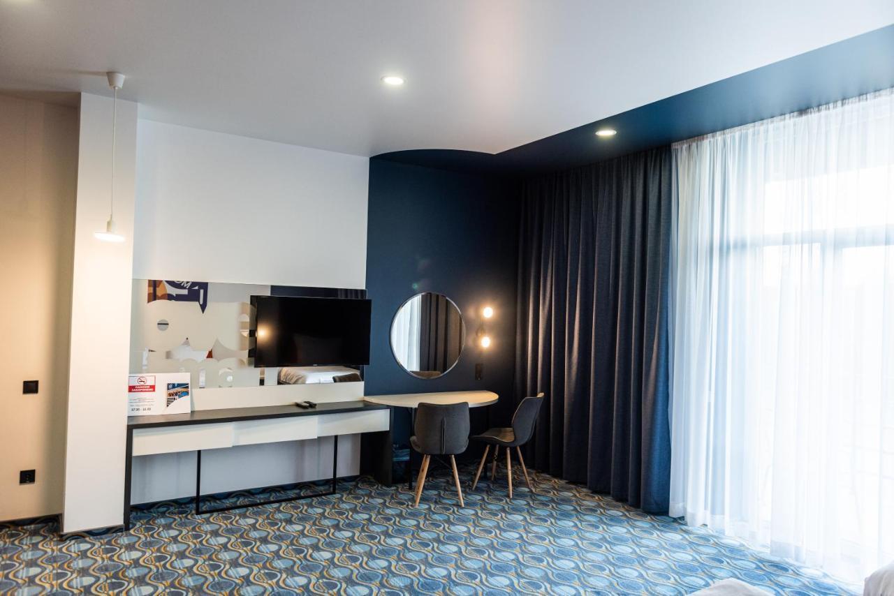 Lomo Hotel Umanʼ Eksteriør bilde