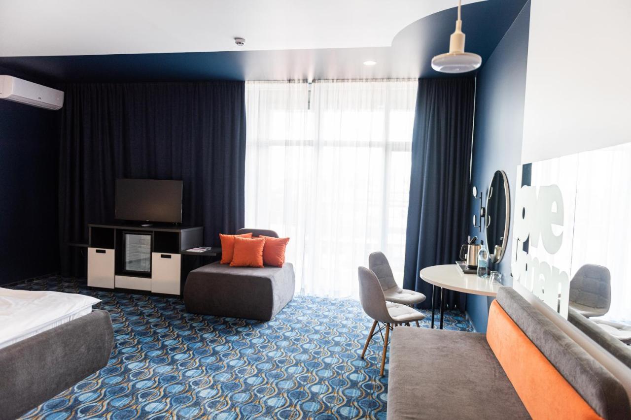Lomo Hotel Umanʼ Eksteriør bilde