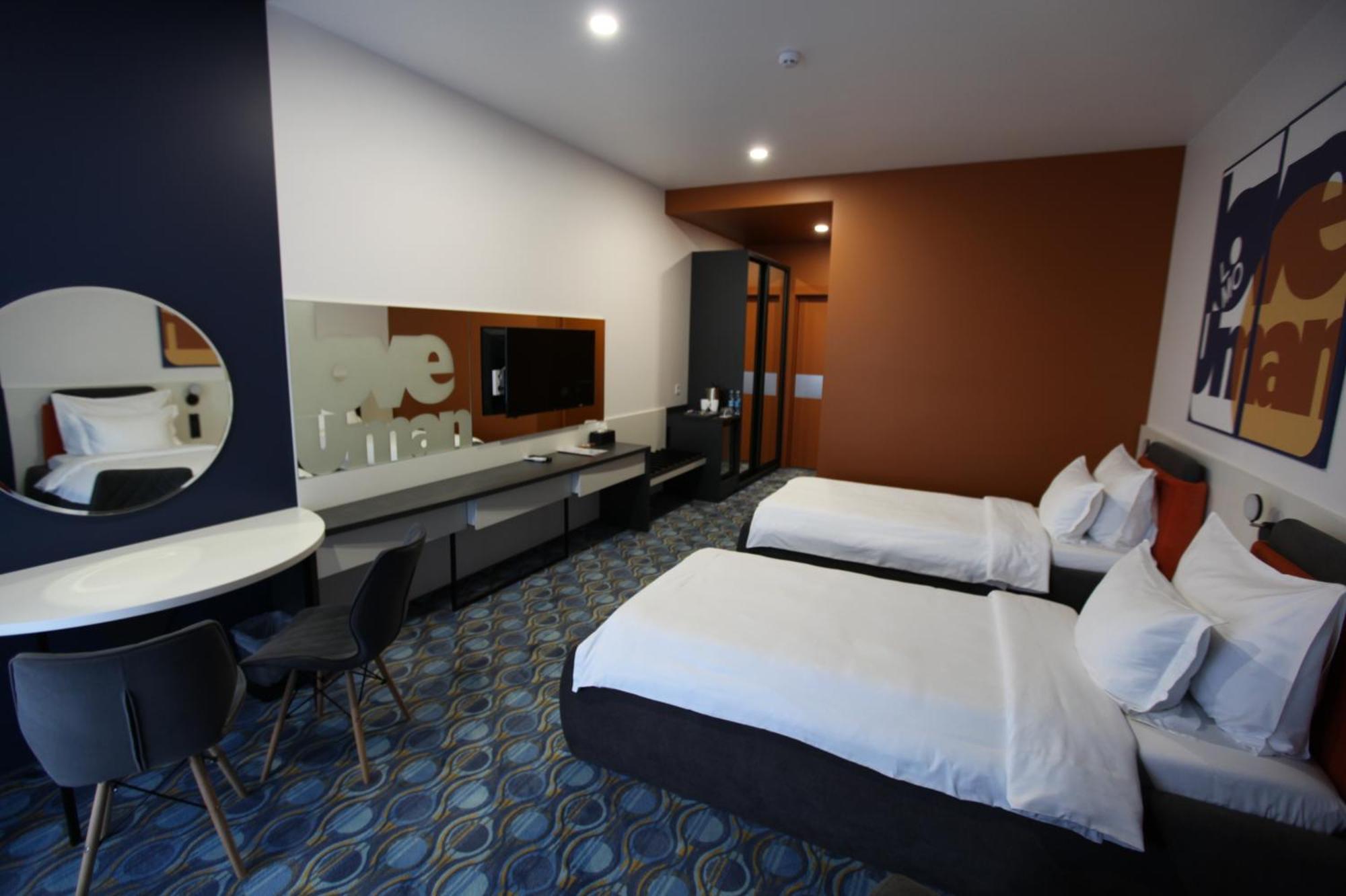 Lomo Hotel Umanʼ Eksteriør bilde