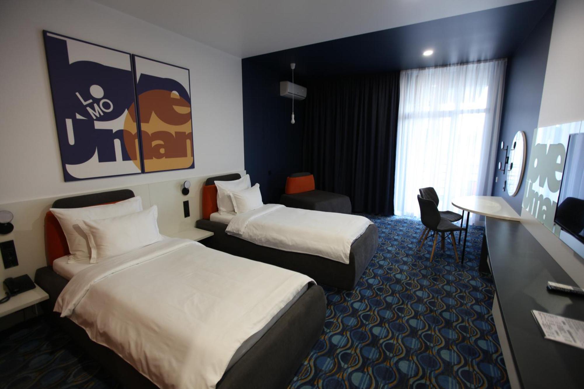 Lomo Hotel Umanʼ Eksteriør bilde